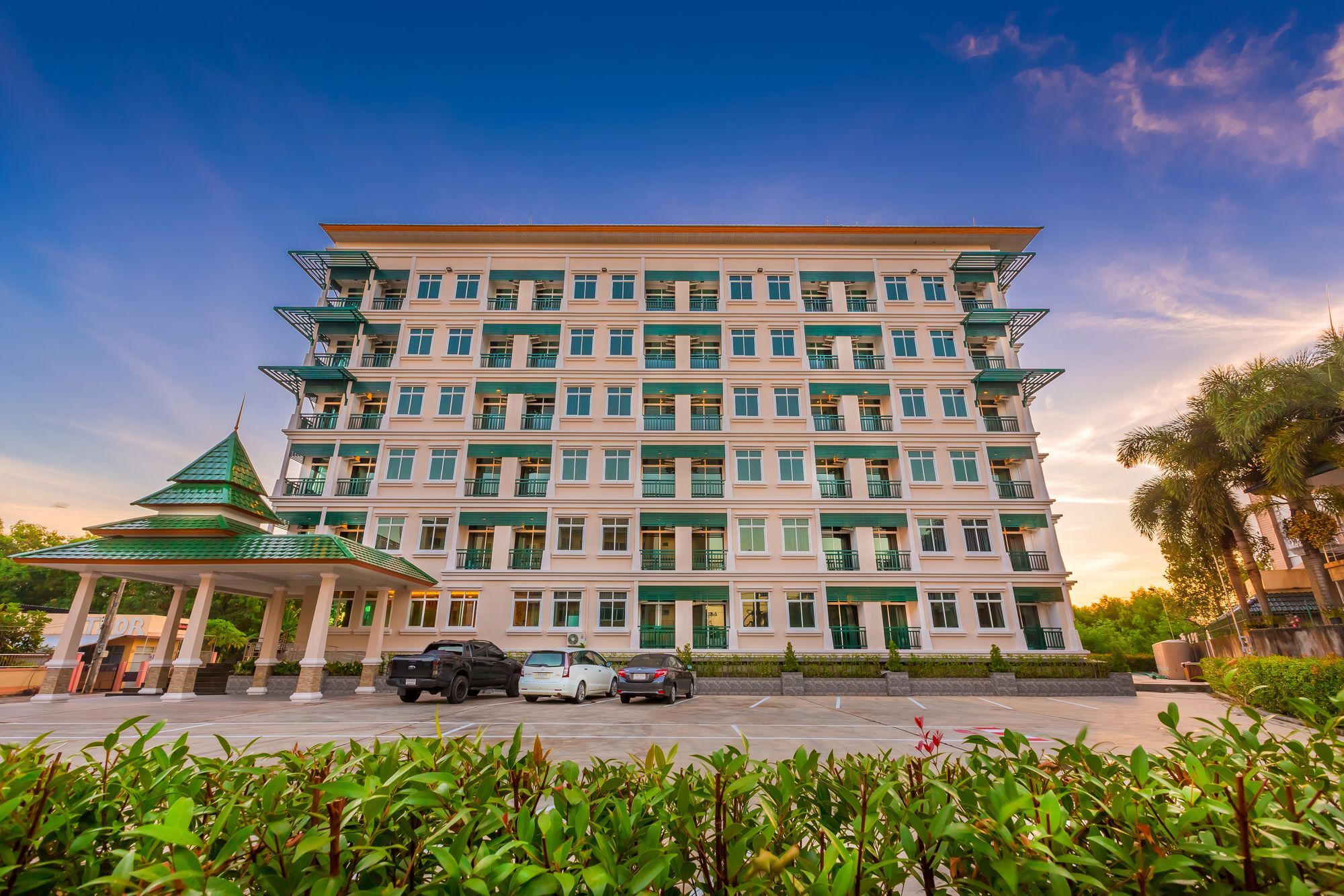 Evergreen Suite Hotel Surat Thani Exterior foto